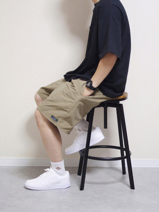 Dunkelblaues T-Shirt mit einem Rundhalsausschnitt kombinieren – 1685+ Herren Outfits