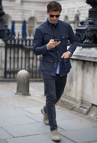Dunkelblaue Feldjacke kombinieren – 99 Smart-Casual Herren Outfits