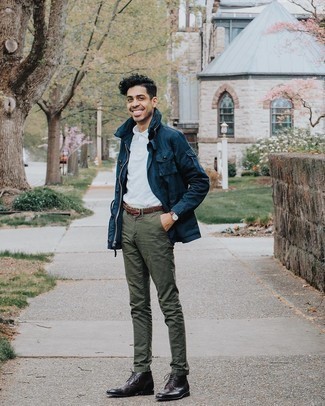 Dunkelblaue Feldjacke kombinieren – 99 Smart-Casual Herren Outfits