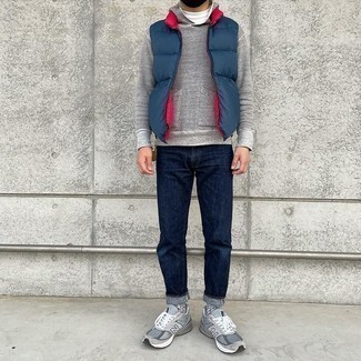 Welche Pullover mit einem Kapuze mit dunkelblauer ärmelloser Jacke zu tragen – 29 Herren Outfits