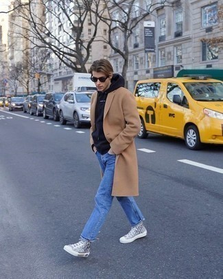 Welche hohe Sneakers mit dunkelblauen Pullovers mit einem Kapuze zu tragen – 25 Herren Outfits