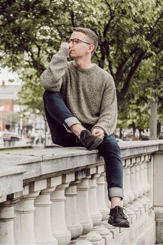 Wie dunkelblaue Jeans mit schwarzer Sportschuhe zu kombinieren – 86 Herren Outfits