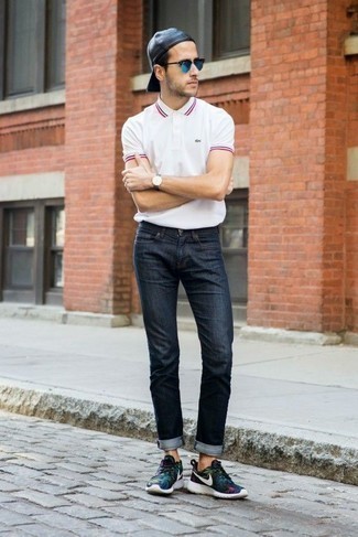 Wie dunkelblaue Jeans mit schwarzer Sportschuhe zu kombinieren – 86 Herren Outfits
