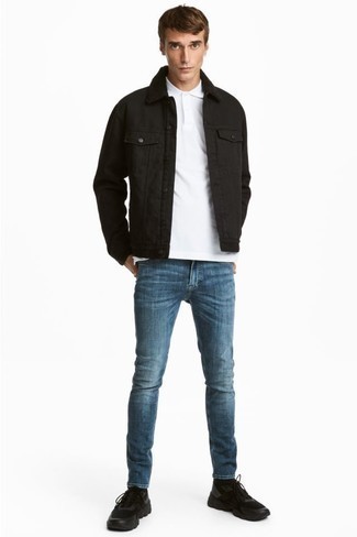 Wie dunkelblaue Jeans mit schwarzer Sportschuhe zu kombinieren – 86 Herren Outfits