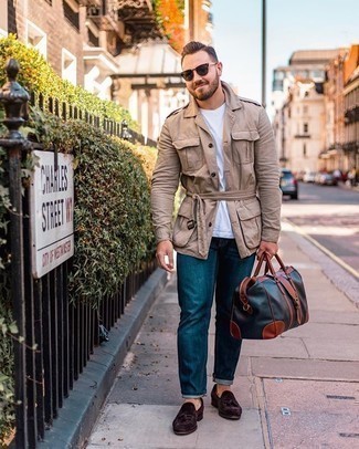 Dunkelblaue Leder Reisetasche kombinieren – 20 Herren Outfits