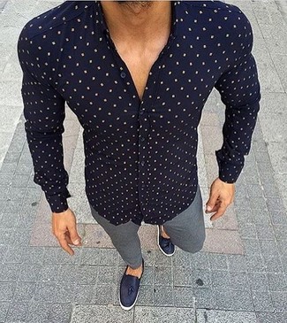 Dunkelblaue Leder Slipper mit Quasten kombinieren – 143 Herren Outfits