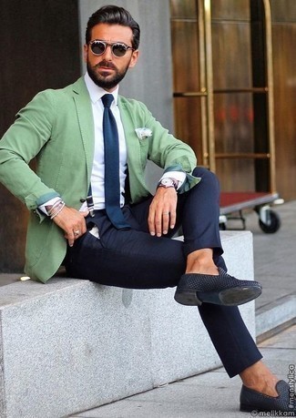 Dunkelblaue Leder Slipper mit Quasten kombinieren – 143 Herren Outfits