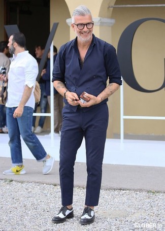 Welche Anzughosen mit dunkelblauen Langarmhemdes zu tragen – 158 Herren Outfits