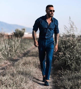 Welche Anzughosen mit dunkelblauen Langarmhemdes zu tragen – 158 Herren Outfits
