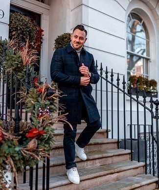 Dunkelblauen Mantel mit Schottenmuster kombinieren – 68 Herren Outfits