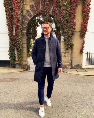 Dunkelblauen Mantel mit Schottenmuster kombinieren – 68 Herren Outfits