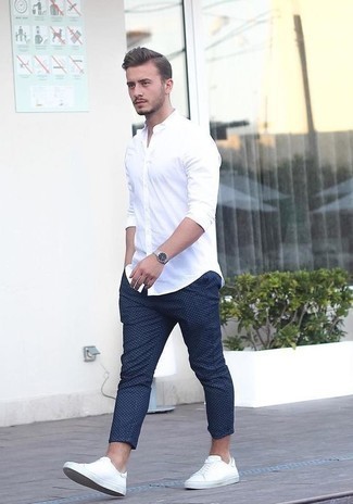 Dunkelblaue gepunktete Hose kombinieren – 20 Herren Outfits