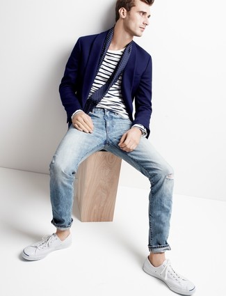 Dunkelblauen gepunkteten Seideschal kombinieren – 14 Herren Outfits