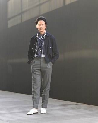 Dunkelblauen gepunkteten Seideschal kombinieren – 14 Herren Outfits