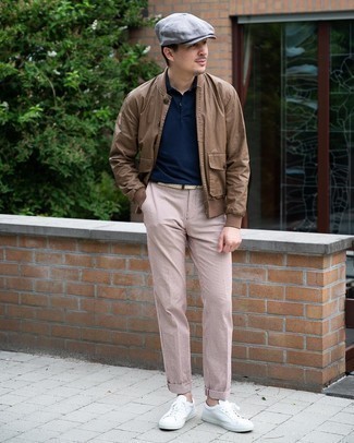 Dunkelblaues Polohemd kombinieren – 27 Herren Outfits kühl Wetter