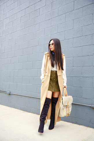 Dunkelblauen bedruckten Seideschal kombinieren – 10 Damen Outfits