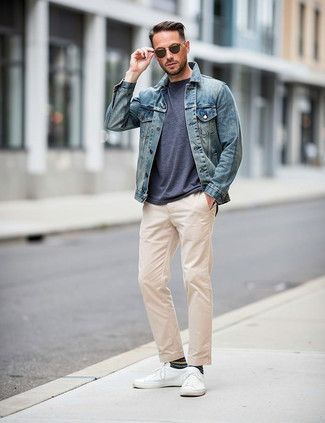 Dunkelblaue bedruckte Socken kombinieren – 53 Sommer Herren Outfits