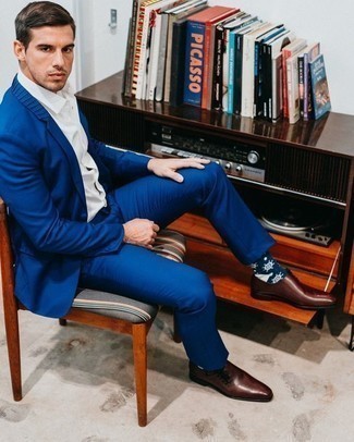 Dunkelblaue bedruckte Socken kombinieren – 53 Sommer Herren Outfits