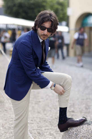 Dunkelblaue bedruckte Socken kombinieren – 53 Sommer Herren Outfits