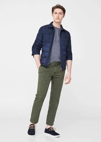 Dunkelblaue Daunenjacke kombinieren – 149 Herren Outfits