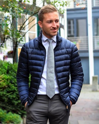 Dunkelblaue Daunenjacke kombinieren – 149 Herren Outfits