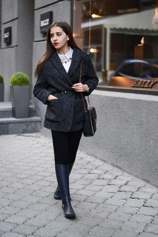 Dunkelblaue Gummistiefel kombinieren – 6 Damen Outfits