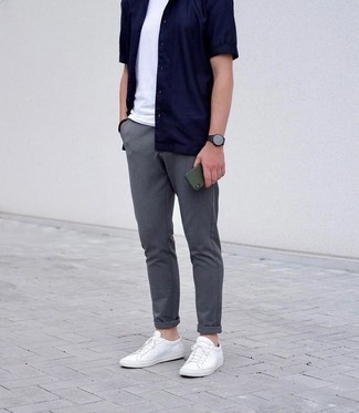 Welche Chinohosen mit dunkelblauen Kurzarmhemdes zu tragen – 488 Herren Outfits