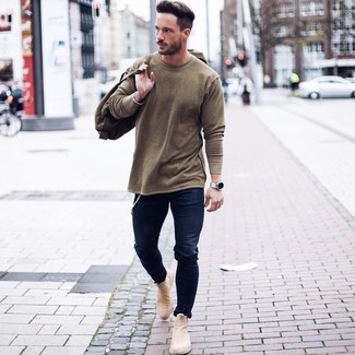 Welche Pullover mit einem Rundhalsausschnitt mit dunkelblauer enger Jeans zu tragen – 170 Herren Outfits