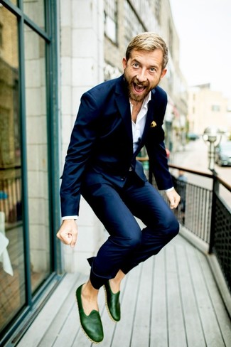 40 Jährige: Welche Slipper mit dunkelblauen Anzuges zu tragen – 56 Herren Outfits