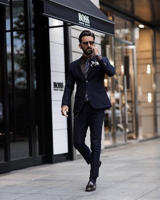 40 Jährige: Welche Slipper mit dunkelblauen Anzuges zu tragen – 56 Herren Outfits