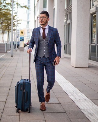 Dunkelblauen Koffer kombinieren – 11 Herren Outfits warm Wetter