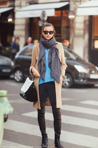 Dunkelblauen Pullover mit einem V-Ausschnitt kombinieren – 11 Damen Outfits