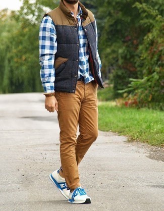Dunkelblaue Wollärmellose jacke kombinieren – 7 Herren Outfits