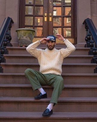 Welche Strickpullover mit olivgrüner Chinohose zu tragen – 23 Herren Outfits