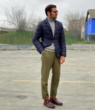 Welche Strickpullover mit olivgrüner Chinohose zu tragen – 23 Herren Outfits
