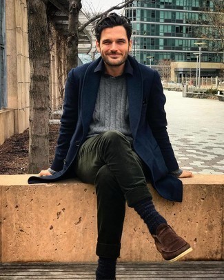 Welche Strickpullover mit olivgrüner Chinohose zu tragen – 23 Herren Outfits