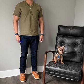 Olivgrünes T-shirt mit einer Knopfleiste kombinieren – 35 Herren Outfits