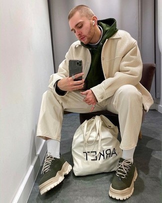 Welche Rollkragenpullover mit olivgrüner niedriger Sneakers zu tragen – 17 Herren Outfits