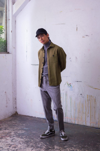 Welche Rollkragenpullover mit olivgrüner niedriger Sneakers zu tragen – 17 Herren Outfits