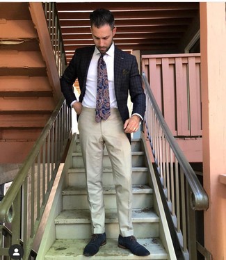 Olivgrünes Einstecktuch mit Paisley-Muster kombinieren – 12 Herren Outfits