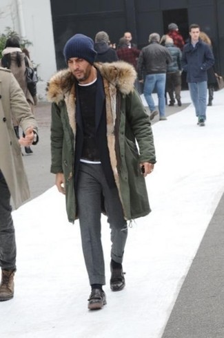 Wie olivgrünen Parka mit grauer Anzughose zu kombinieren – 4 Herren Outfits