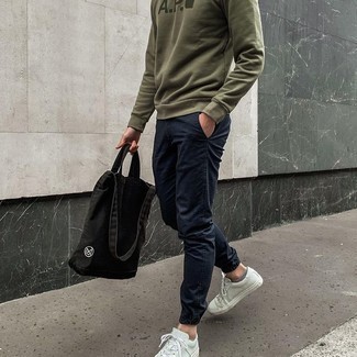 Olivgrünen bedruckten Pullover kombinieren – 73 Herren Outfits