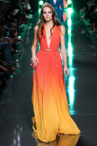 20 Jährige: Orange Ballkleid kombinieren – 8 Elegante Damen Outfits warm Wetter: Wahlen Sie ein orange Ballkleid für einen stylischen, verfeinerten Look.