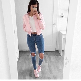 Rosa Bomberjacke kombinieren – 21 Damen Outfits