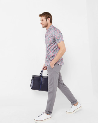 Rosa Kurzarmhemd mit Blumenmuster kombinieren – 23 Herren Outfits