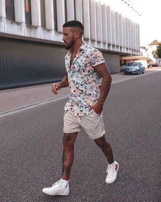Rosa Kurzarmhemd mit Blumenmuster kombinieren – 23 Herren Outfits