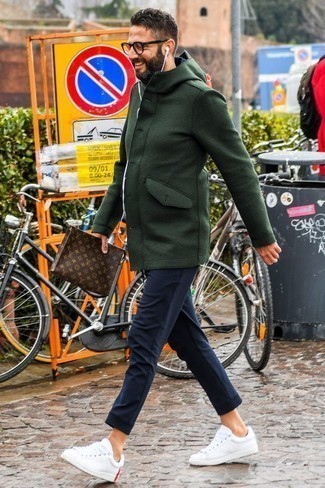 Bedruckte Ledertaschen kombinieren – 16 Frühling Herren Outfits