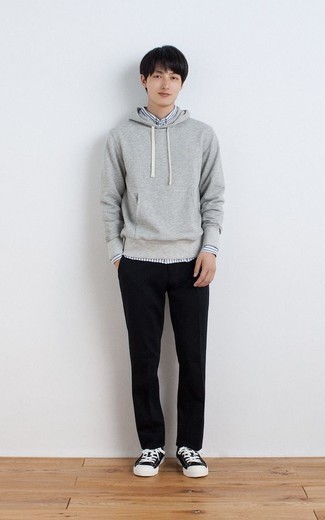 grauer Pullover mit einem Kapuze von Armani Jeans