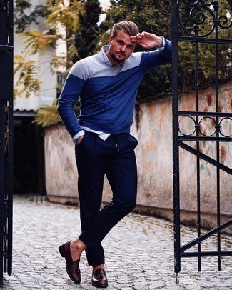 weißes und dunkelblaues bedrucktes Langarmhemd von Calvin Klein