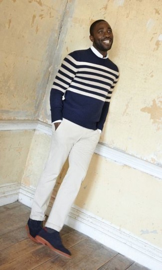 dunkelblauer und weißer horizontal gestreifter Pullover mit einem Rundhalsausschnitt von Marc O'Polo